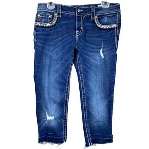 Miss Me signature capris size 29 with bling detail and raw hem